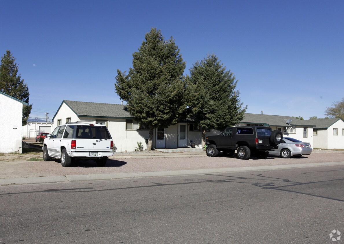Primary Photo - 412-422 Arrawanna St