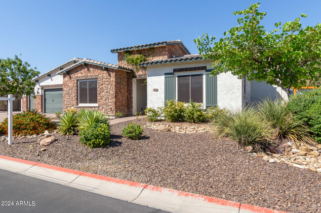 Building Photo - 3916 E Encanto St