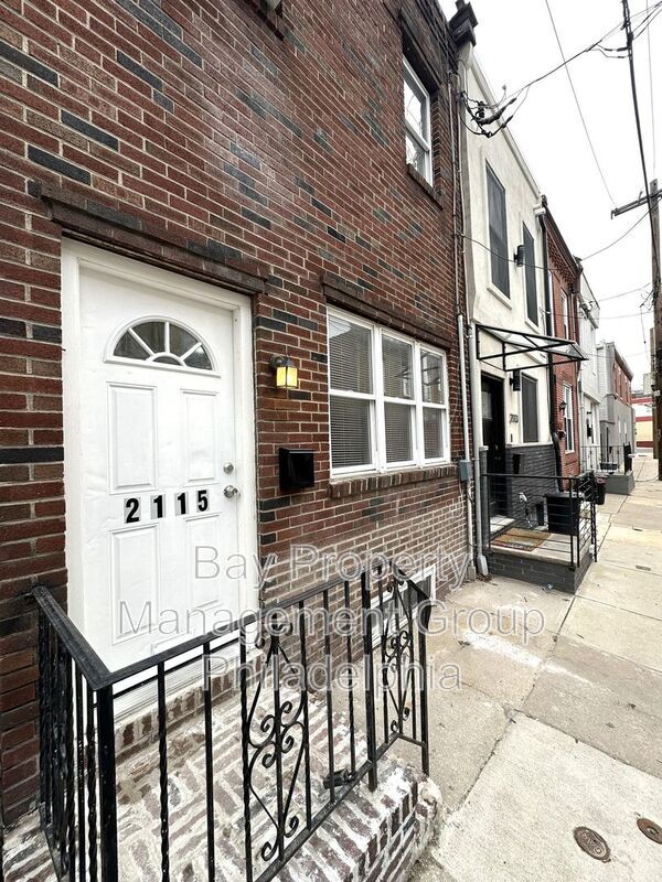 Building Photo - 2115 Earp St