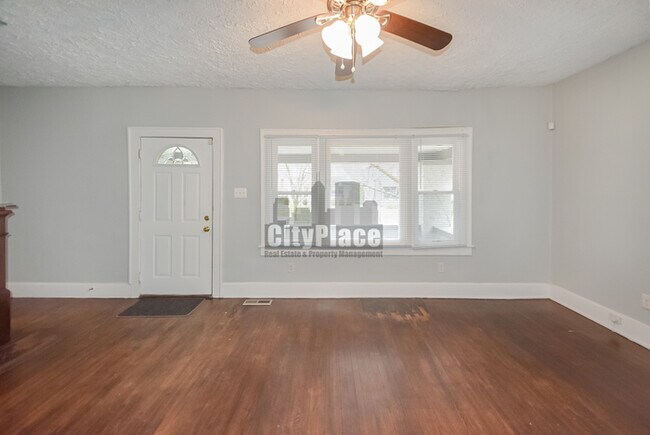 Building Photo - 1320 N Beville Ave