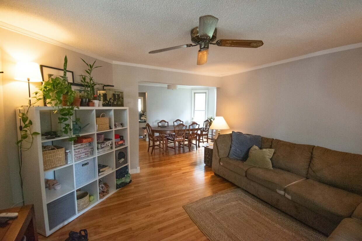 Foto principal - 1327 6th St NE