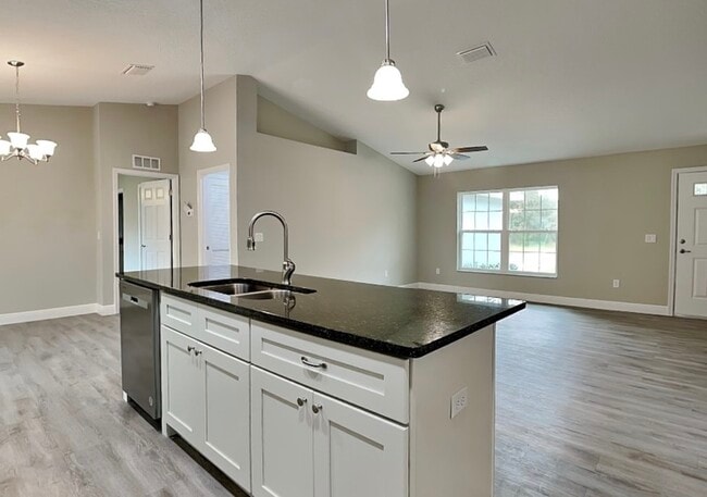 Building Photo - 916 W Cadima Pl
