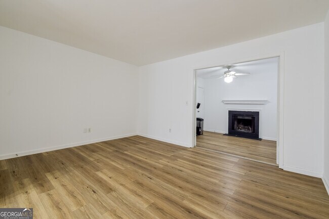 Foto del edificio - 140 Lablanc Way NW