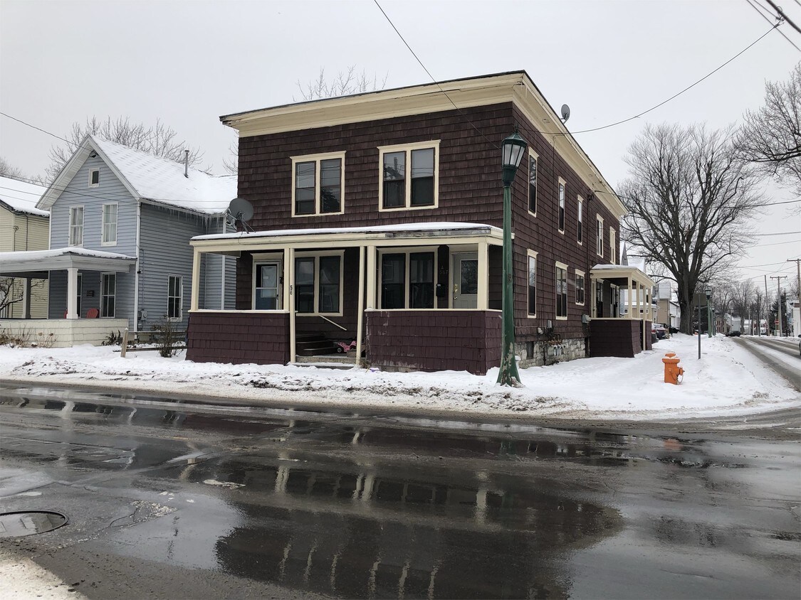 Foto principal - 565 Mill St
