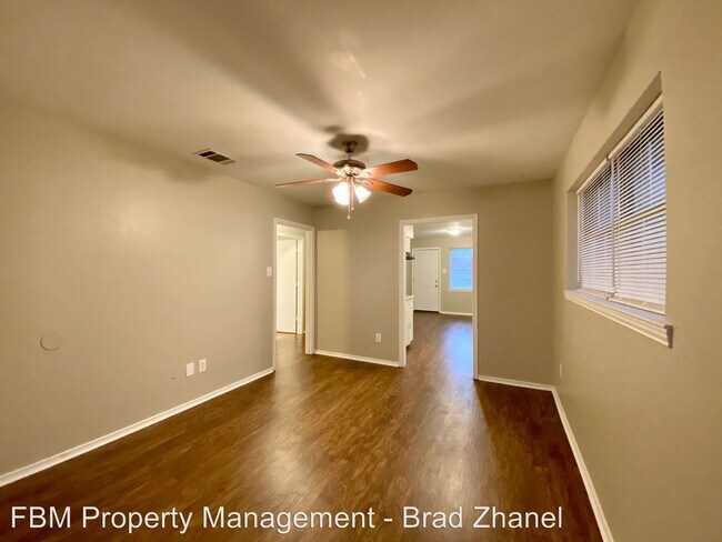 Building Photo - 1509 S Hall St