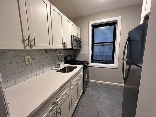 Building Photo - 1 bedroom in BRONX NY 10468