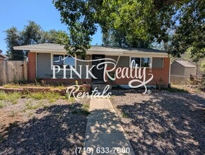 Building Photo - 2534 Ivanhoe Dr