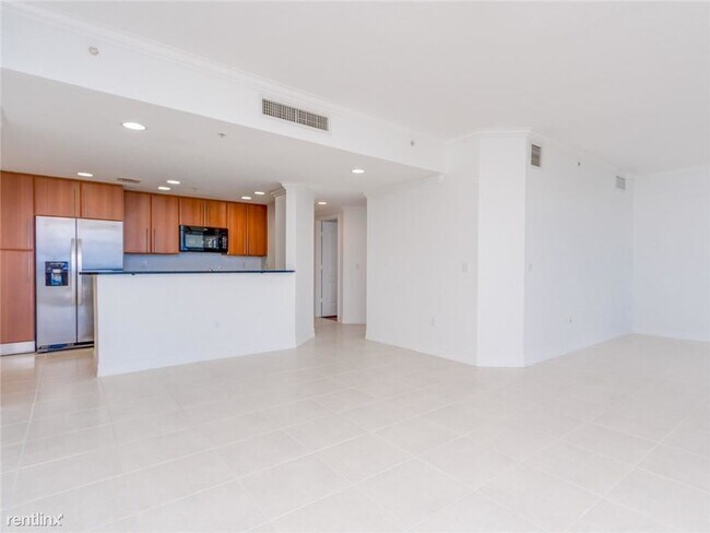 Foto del edificio - 3 br, 2.5 bath Condo - 191 S Ocean Dr # PH612