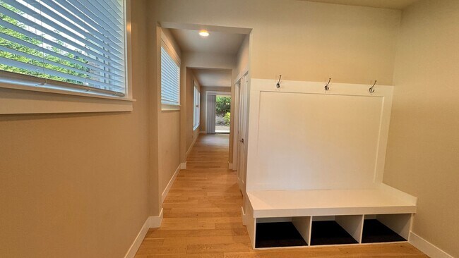 Building Photo - 3755 Monterey Ct NE