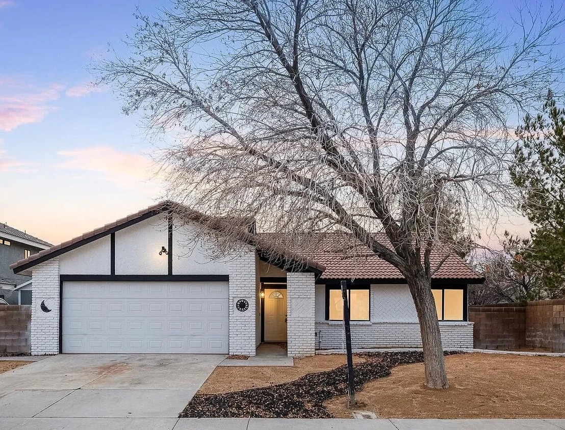 Foto principal - 44071 Shad St