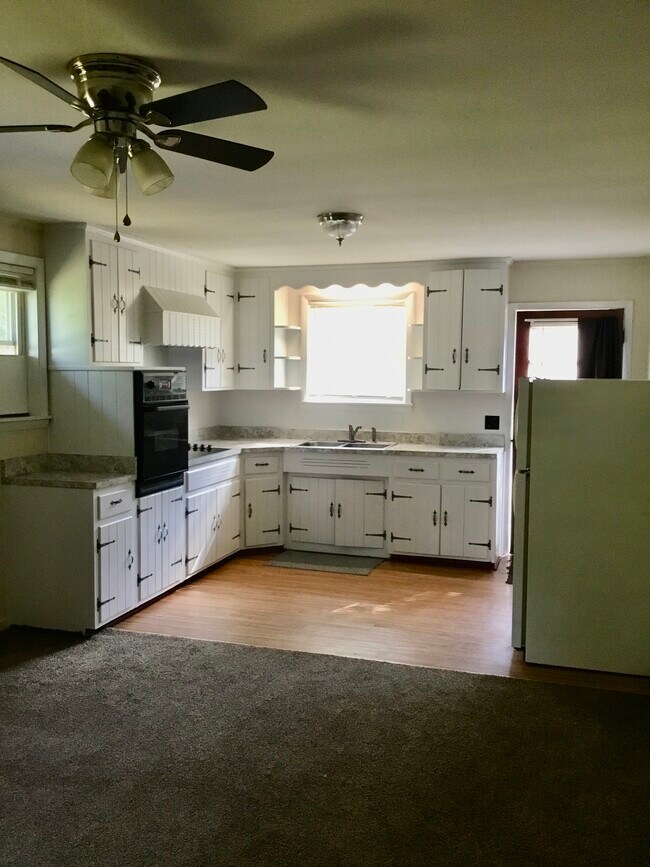 113 Bowker St Unit 3, Ashland City, TN 37015 Apartments in Ashland