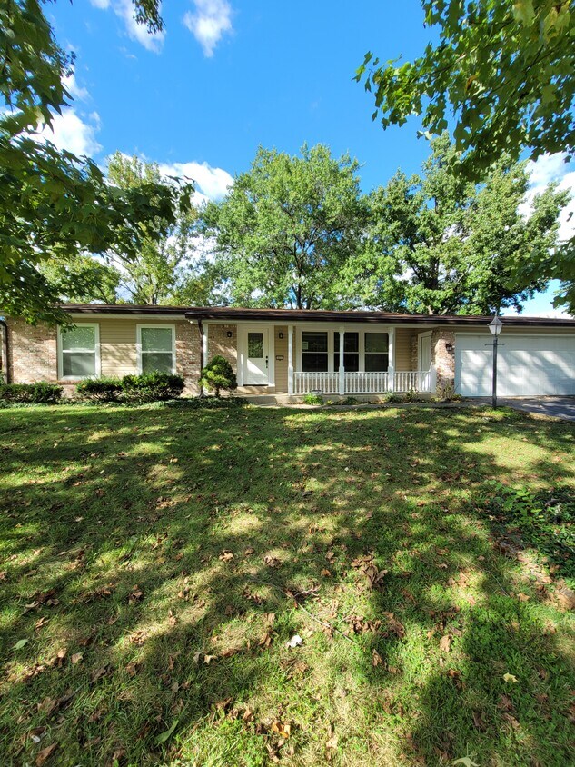 10315 Julius Northway, Sunset Hills, MO 63127 House for Rent in