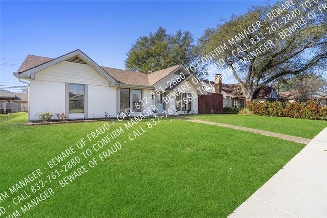 Photo - 2420 Majestic Dr House