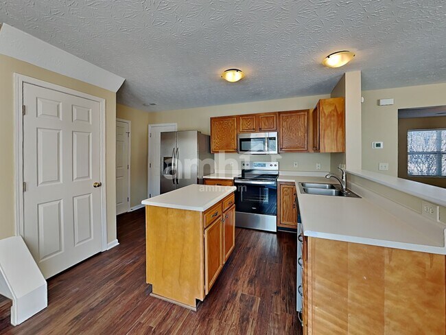 Foto del edificio - 6540 Black Forest Ct