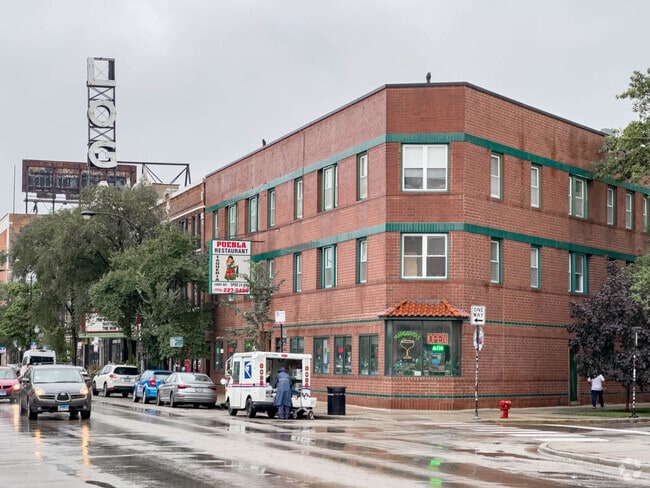 Building Photo - 2638 N Milwaukee Ave