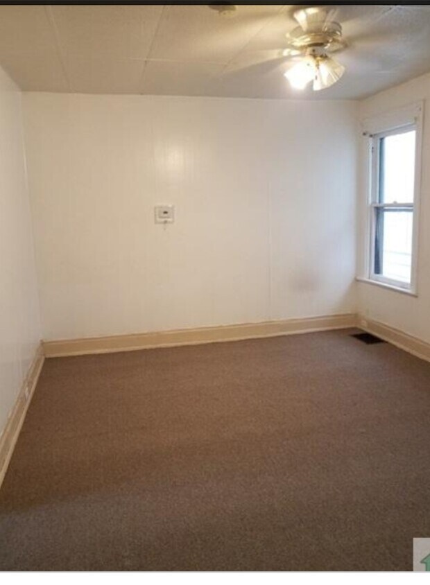 Foto principal - 686 Northampton St