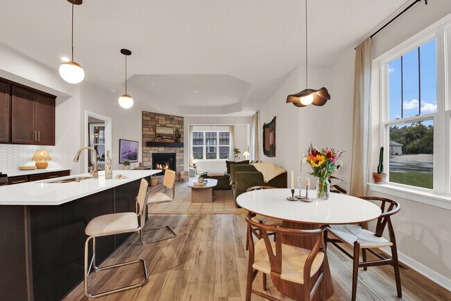 Foto del edificio - W204N1763 Laurel Pl