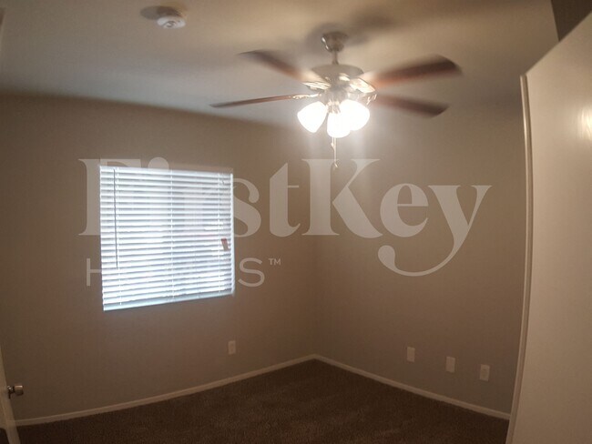 Foto del edificio - 4941 Drifting Pebble St