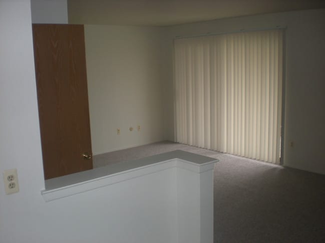 KIT LOOKING INTO LIVING - 20380 Purlingbrook St
