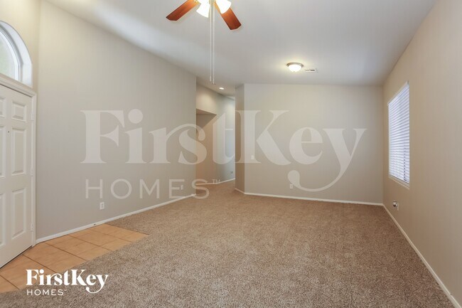 Building Photo - 609 Fiesta Del Rey Ave
