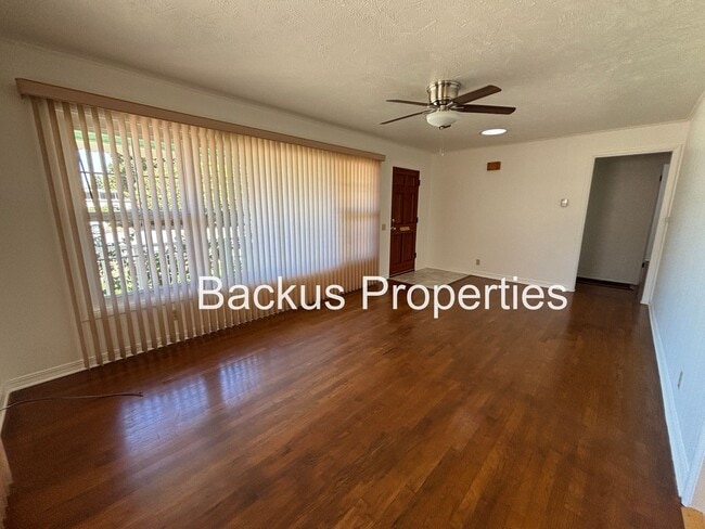Foto del edificio - 613 W Curtis St