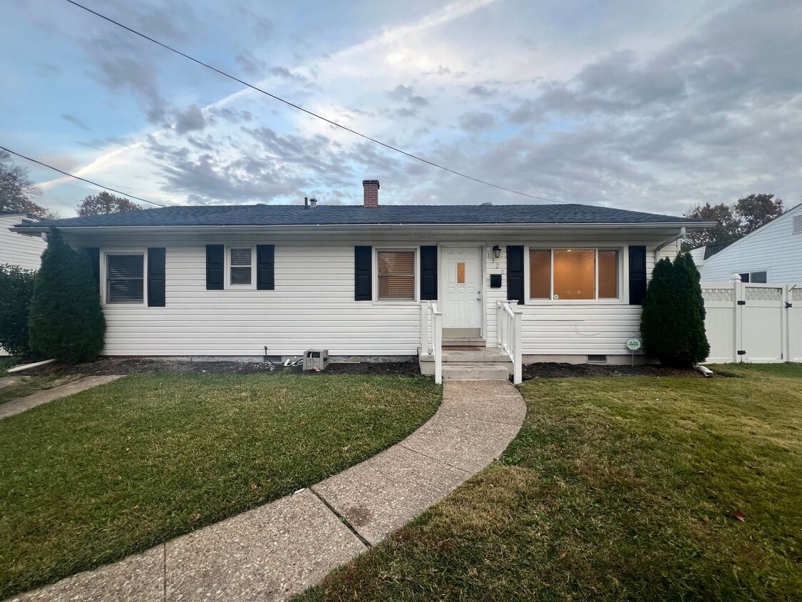 Primary Photo - One Story Single Family In Norfolk