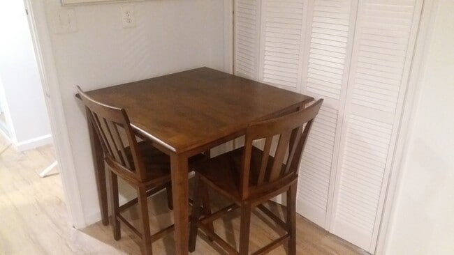 Building Photo - 32 Alexandria Dr