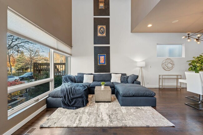 Foto del edificio - 2223 W Race Ave