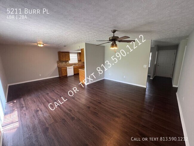 Foto del edificio - 5211 Burr Pl