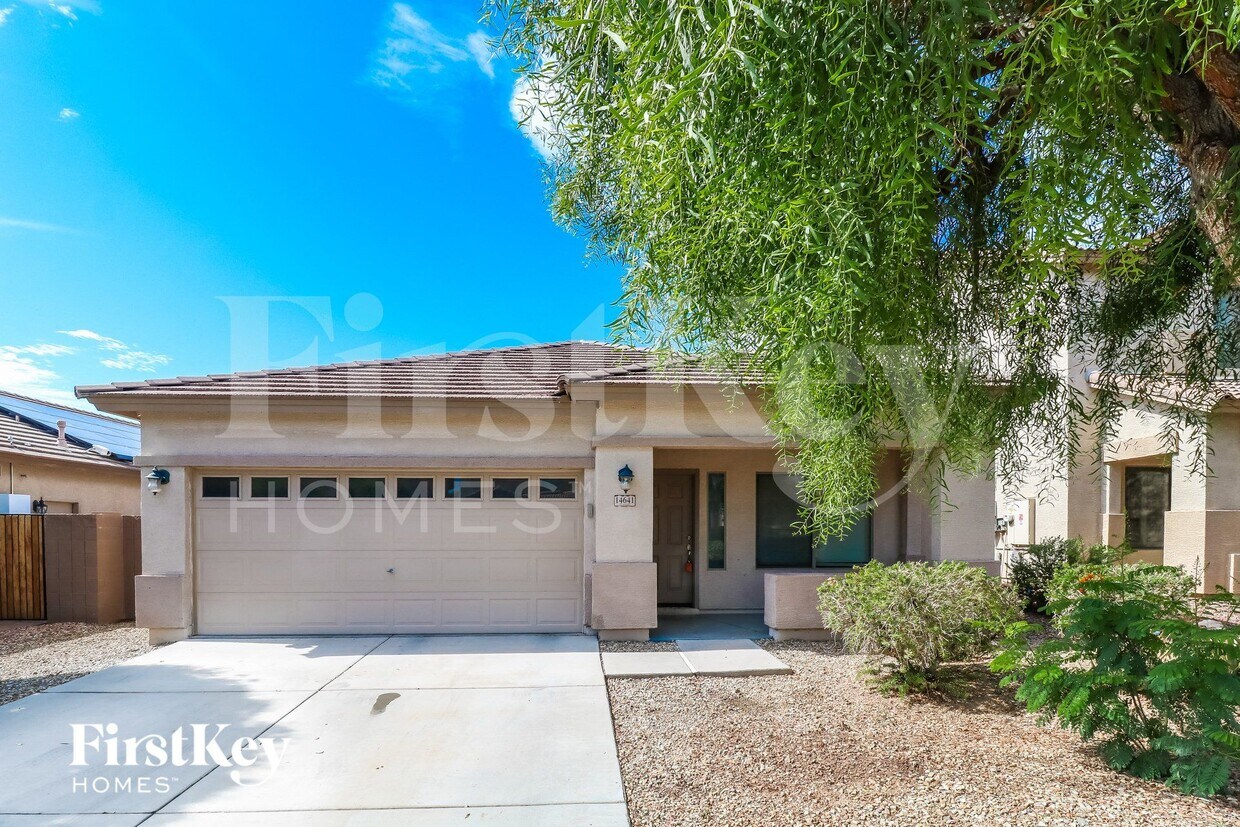 Foto principal - 14641 W Port Royale Ln