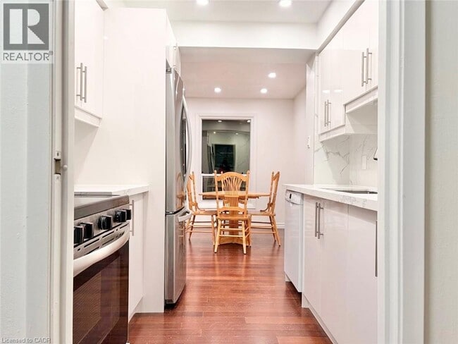 Building Photo - 433 Keats Way