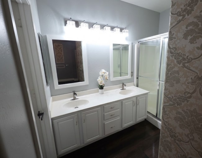 Building Photo - 17004 W Halifax Ln