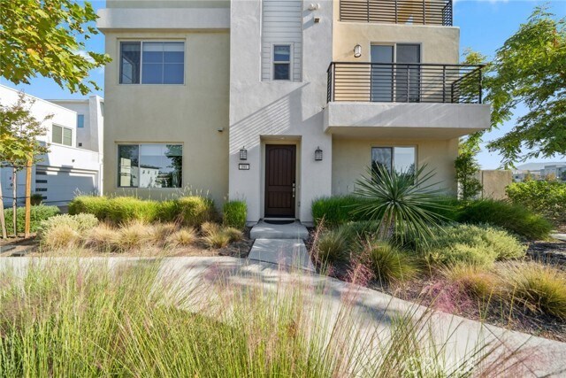 Building Photo - 191 Scale