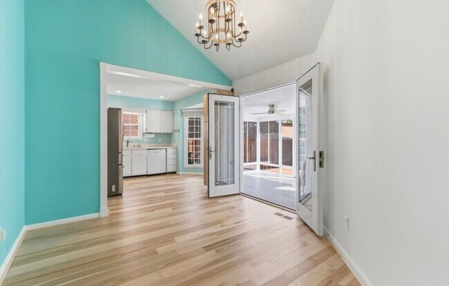 Foto del edificio - 322 N Birchwood Dr