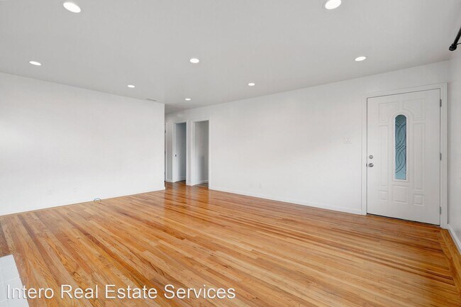 Building Photo - 3 br, 2 bath House - 3415 Santa Barbara Ave