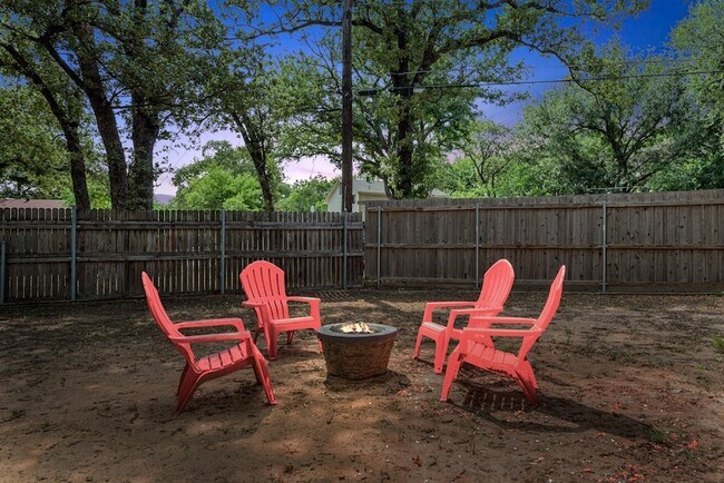 Foto del edificio - 4252 McComas Rd