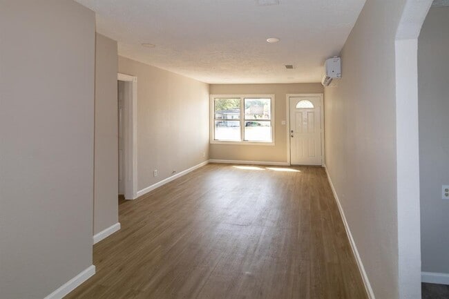 Building Photo - 5505 Malmedy Rd