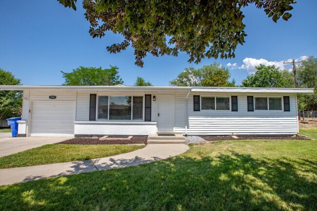 Foto del edificio - 9949 E Sego Lily Dr