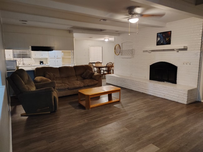 Building Photo - 6172 Whitman Ave