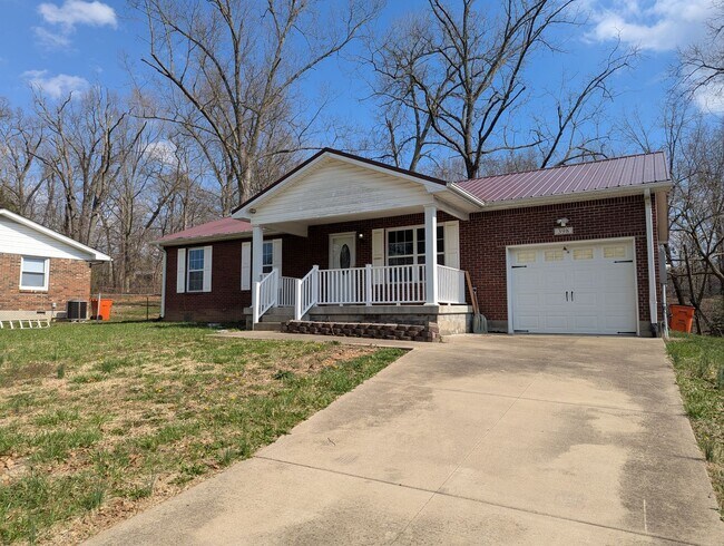 Foto del edificio - 3 Bedroom Home in Radcliff Near Ft. Knox!