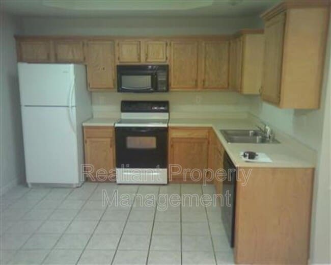 Building Photo - 104 Florence Ct