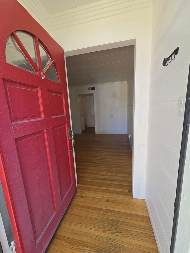 Building Photo - 607 Avenue G