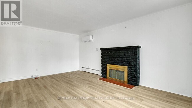 Building Photo - 264 Michel Cir