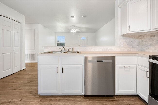 Building Photo - 210 Brazos St