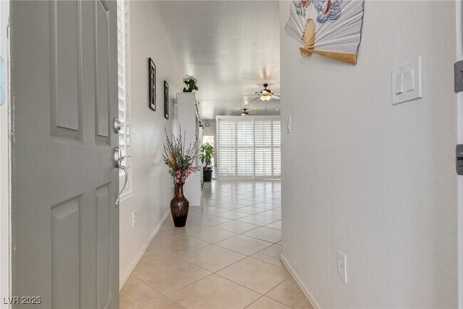 Foto del edificio - 7709 Island Rail Dr