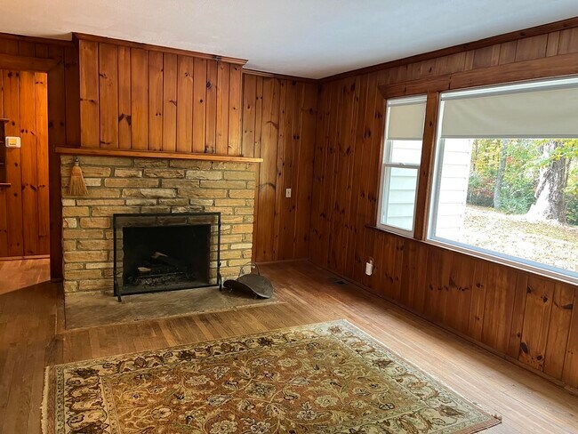 Foto del edificio - 3406 Laurel Park Hwy