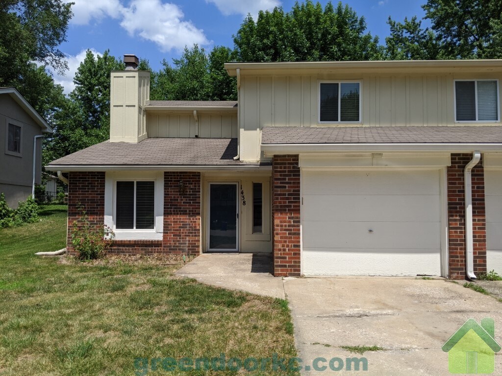 1438 E Willow Dr, Olathe, KS 66062 Townhome Rentals in Olathe KS
