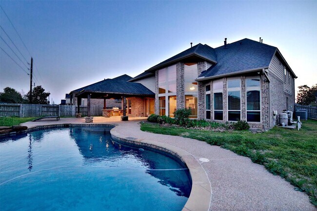 Building Photo - 2403 Haven Hill Dr