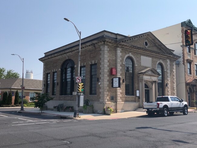 Building Photo - 245 W Broad St