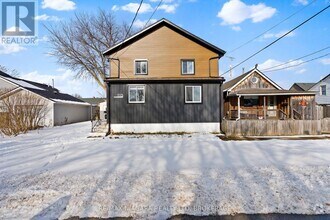 Building Photo - 115-115 Kinnear St